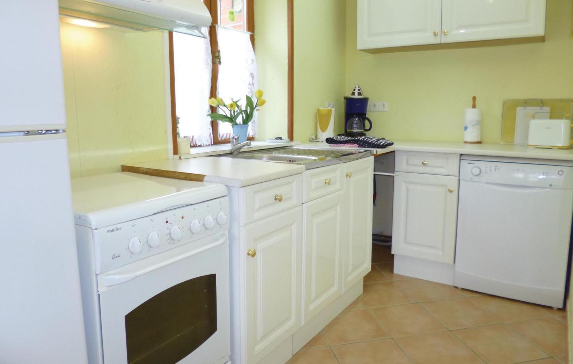 3 Bedroom Cozy Home In Brucheville Carentan-les-Marais Экстерьер фото