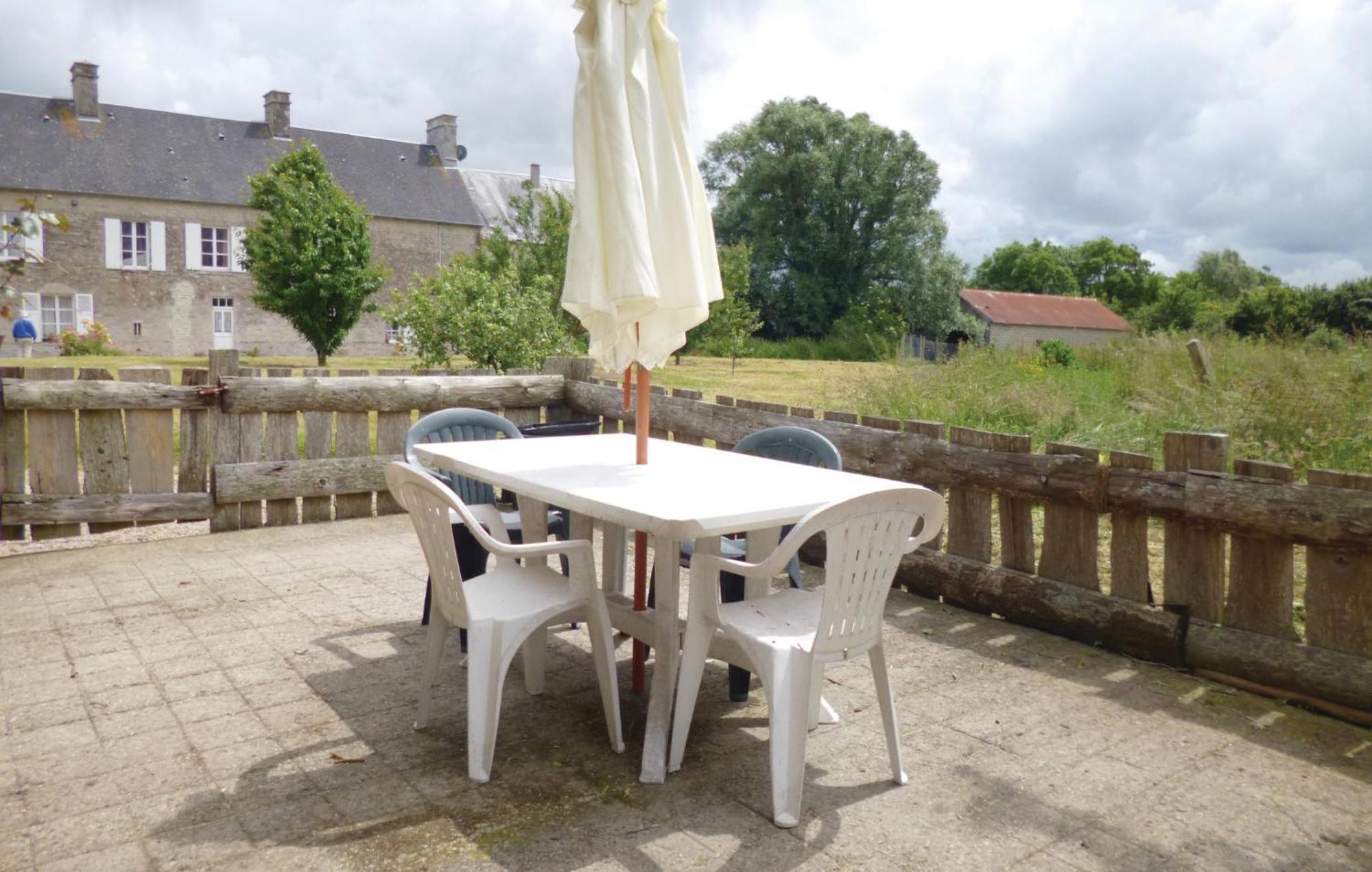 3 Bedroom Cozy Home In Brucheville Carentan-les-Marais Экстерьер фото