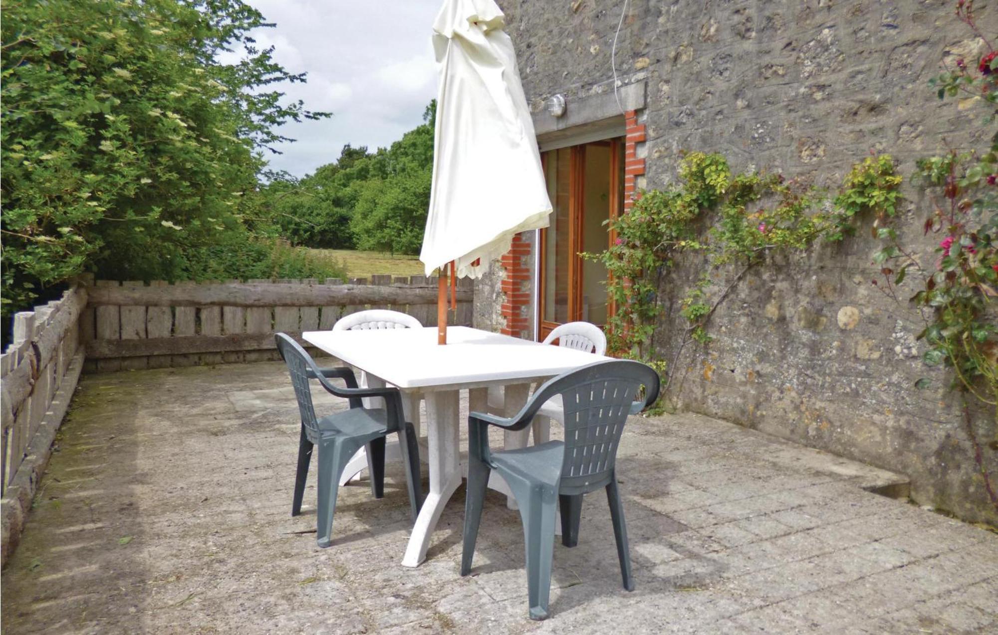 3 Bedroom Cozy Home In Brucheville Carentan-les-Marais Экстерьер фото